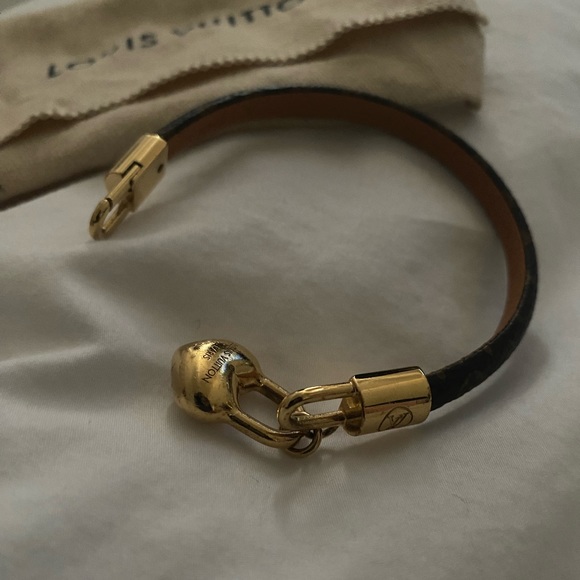Louis Vuitton heart charm leather bracelet size 17 - Picture 6 of 8